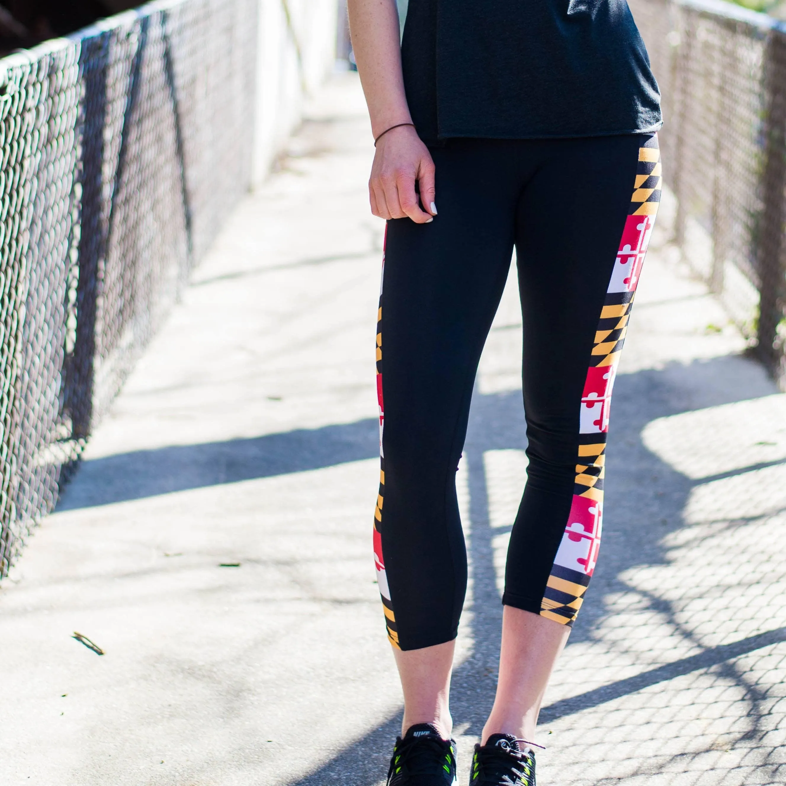Maryland Flag Sides (Black) / Yoga Leggings