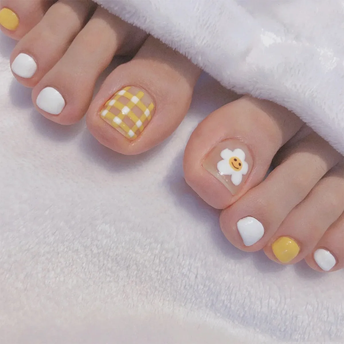 Stylish 24pcs Press on Toe Nails