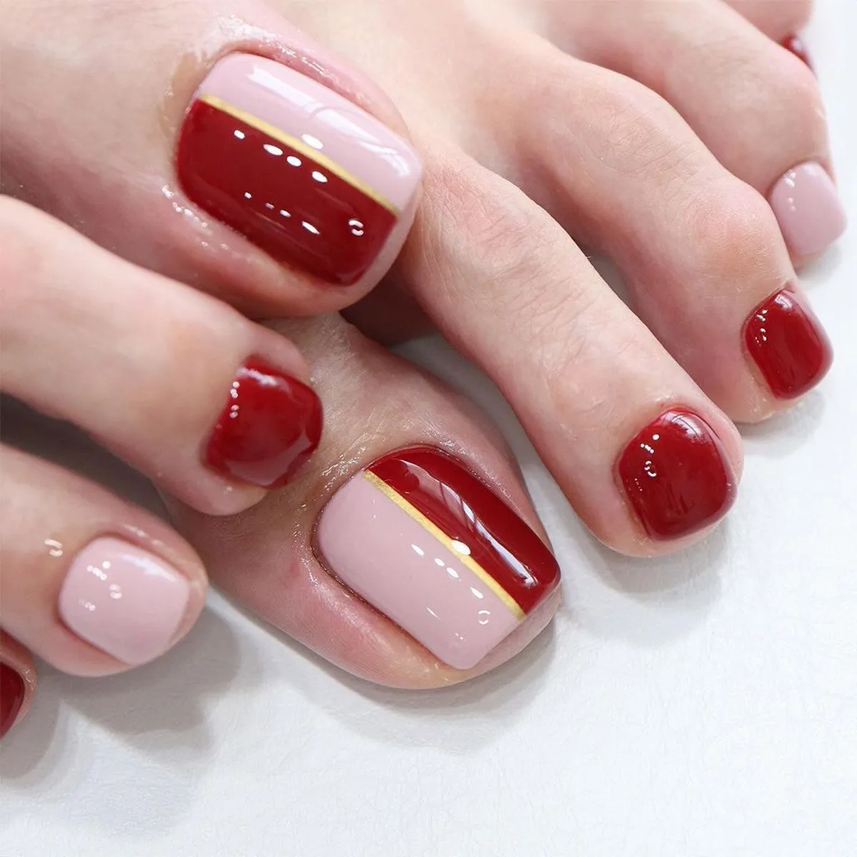 Stylish 24pcs Press on Toe Nails