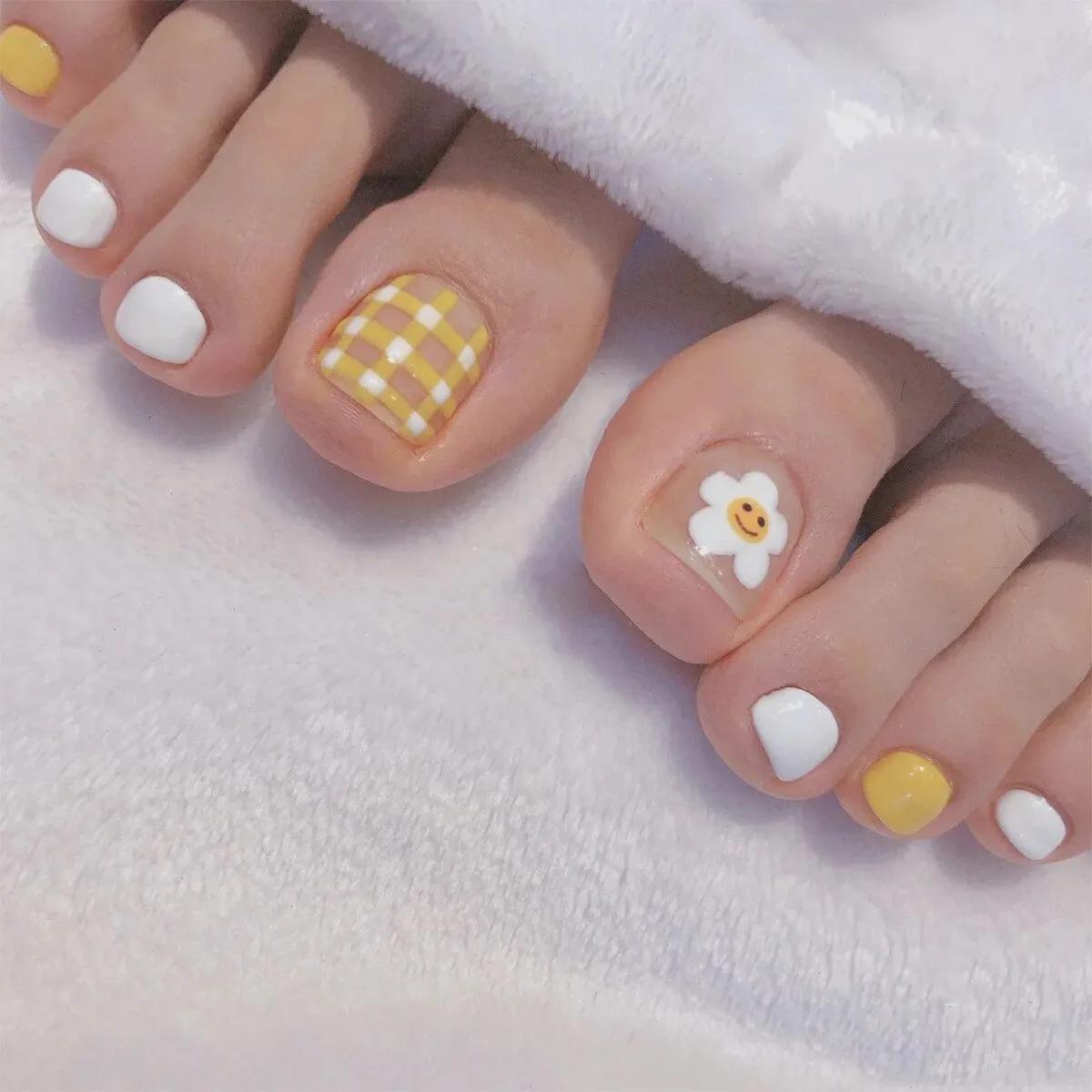 Stylish 24pcs Press on Toe Nails